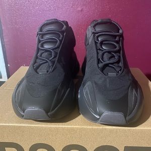 Size 8.5 -adidas yeezy boost 700 mnvn triple black